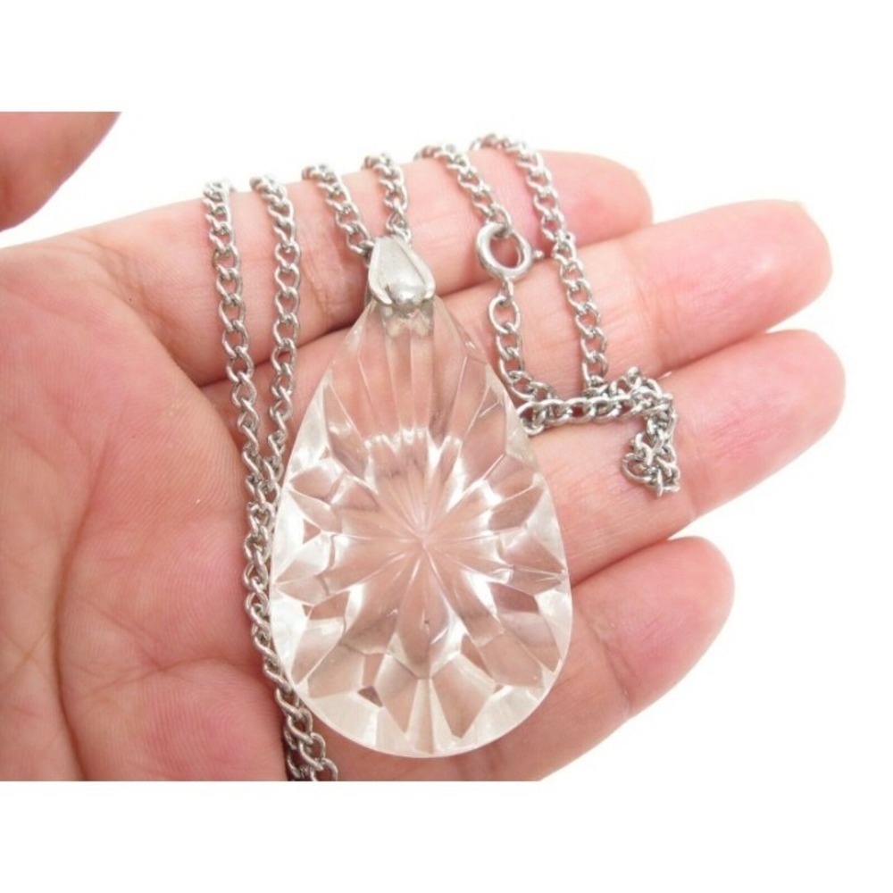 VINTAGE FACETED CRYSTAL PENDANT NECKLACE - Picture 2 of 3